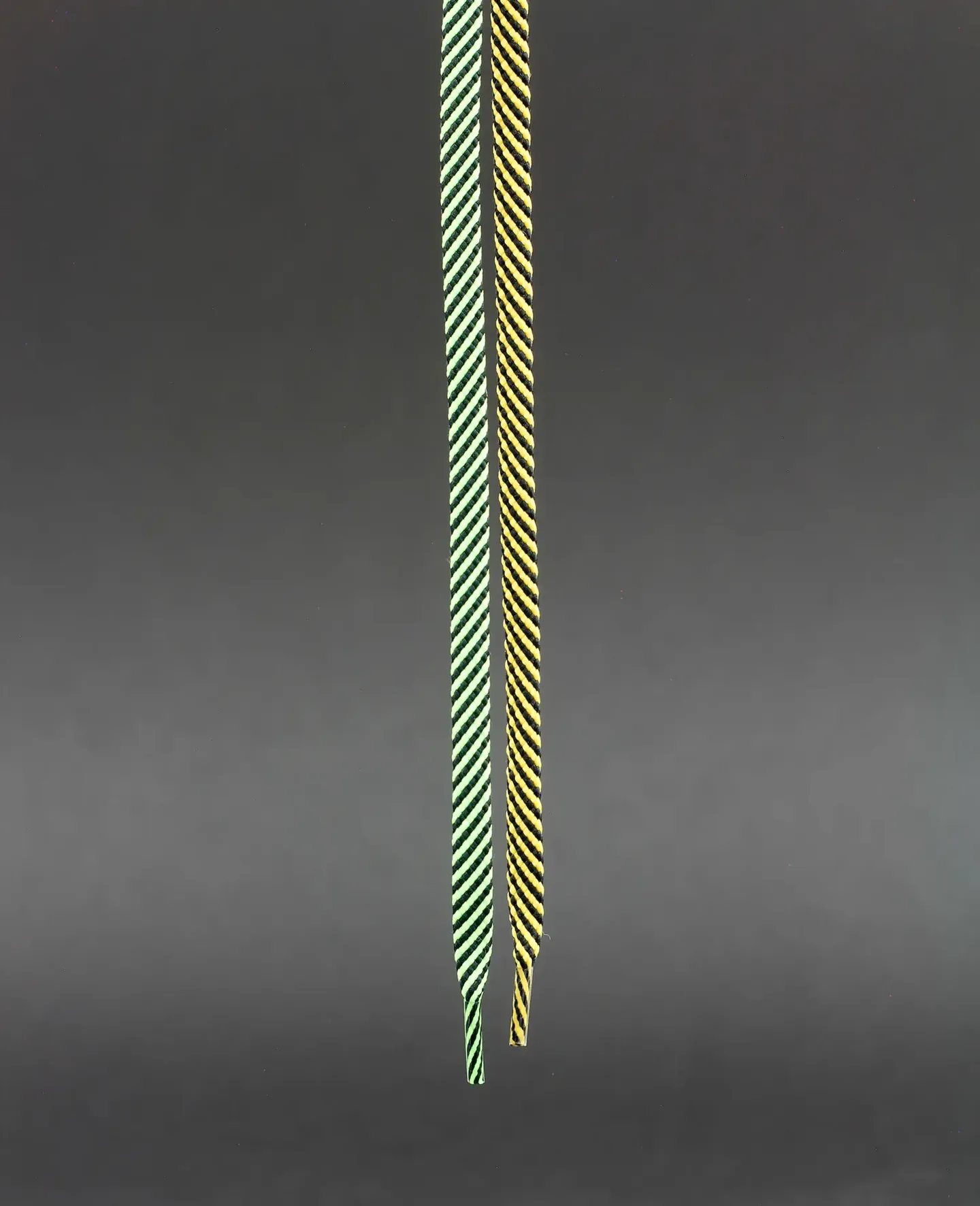 Narrow flat cord in several colors